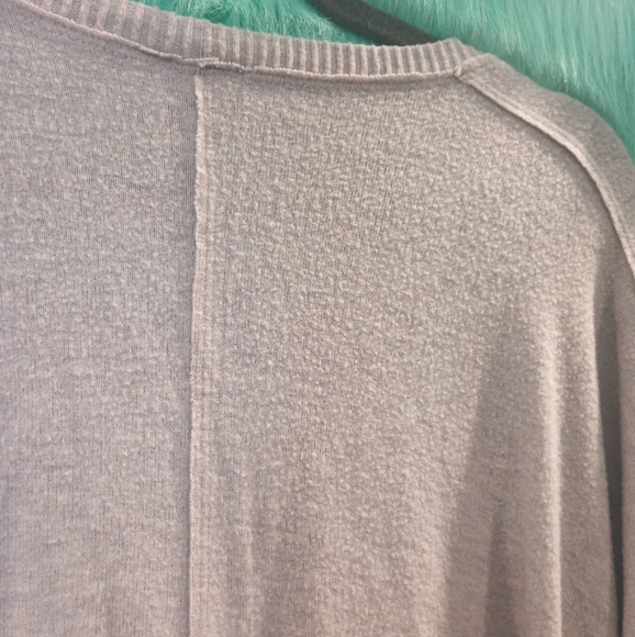 H by Bordeaux Light Gray Waffle Knit Raw Hem Sweater Size L - Picture 4 of 10